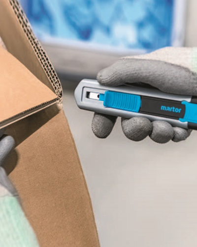 Automatic Retraction Knives