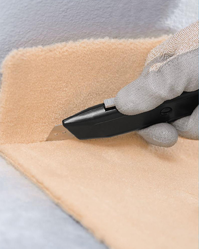 Manual Retraction Knives